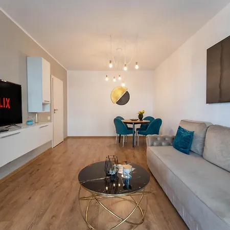 Mohost Turquoaz - 2br Mountain Vista Retreat Apartment Brasov
